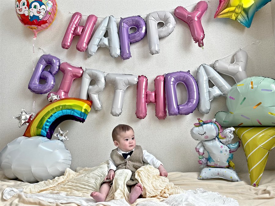 ドキンちゃんとコキンちゃんの公式バルーンとユニコーン・虹のバルーンで飾った誕生日実例