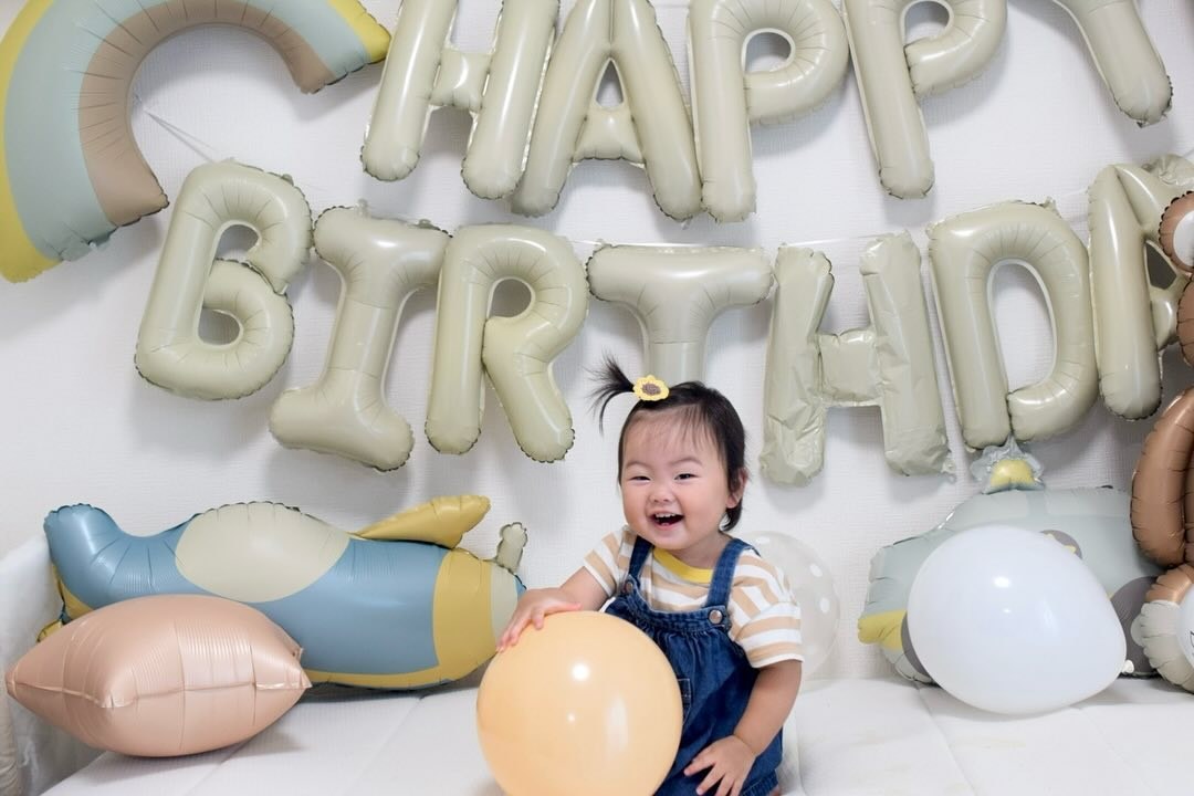 ハーフバースデーの写真を自宅で撮る｜6か月はまだ座れない子が多いから、寝転び・うつ伏せ・抱っこの3つの姿勢で