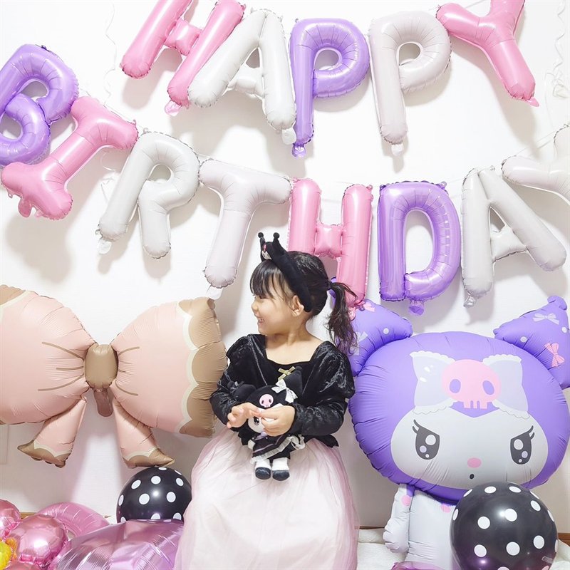 クロミのバルーンとくすみカラーのガーランドで飾った誕生日実例